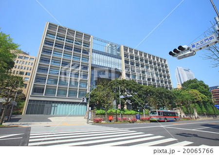 慶応大学正門      港区 20065766