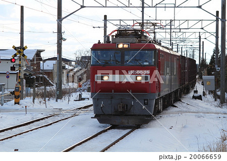 江差線渡島当別を行く貨物列車 北海道 江差線渡島当別を行く貨物列車 北海道 20066659