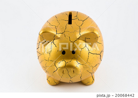 Concept of broken gold piggy bank 20068442