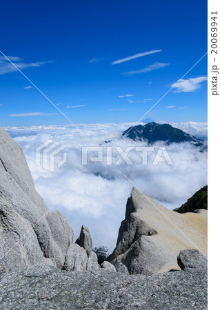南アルプス 鳳凰三山と富士山 南アルプス 鳳凰三山と富士山 20069941