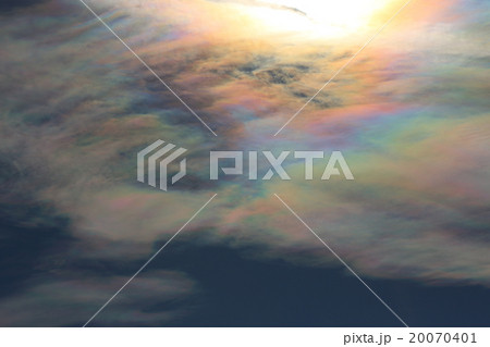 自然　風景　彩雲、二〇一六年一月二七日に関東地方で見られた彩雲です。かなり広範囲に発色しています 20070401