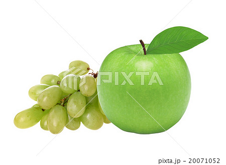Fresh green apple and grape, isolated on white 20071052