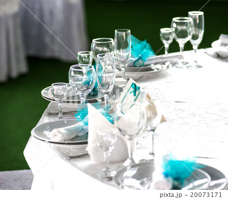 white beautiful wedding table 20073171