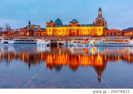 Old Town and Elba at night in Dresden, Germany Old Town and Elba at night in Dresden, Germany 20076822
