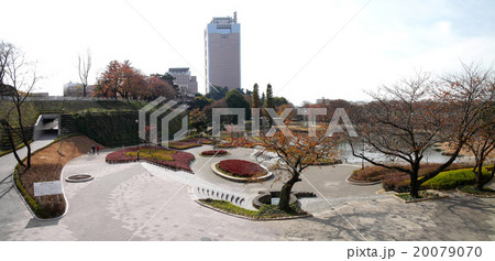 前橋公園から見た群馬県庁舎 20079070