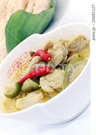 Green curry fish balls and noodles. Green curry fish balls and noodles. 20081127