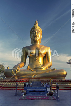 Golden Buddha sculpture Golden Buddha sculpture 20088393