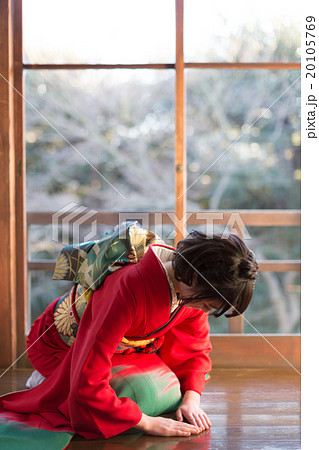 Furisode (kimono with long, trailing sleeves) Furisode (kimono with long, trailing sleeves) 20105769