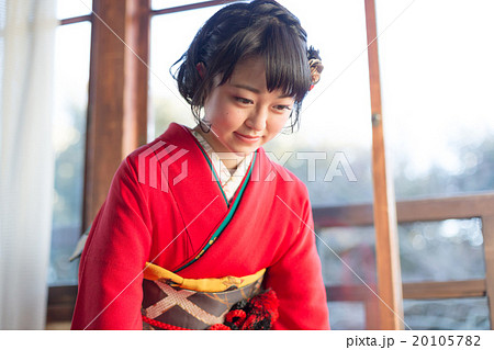 Furisode (kimono with long, trailing sleeves) Furisode (kimono with long, trailing sleeves) 20105782
