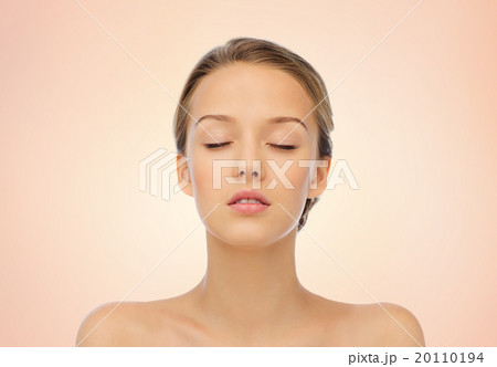 young woman face and shoulders 20110194