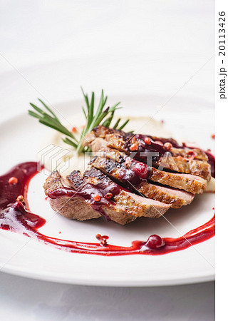 duck breast with sauce 20113426