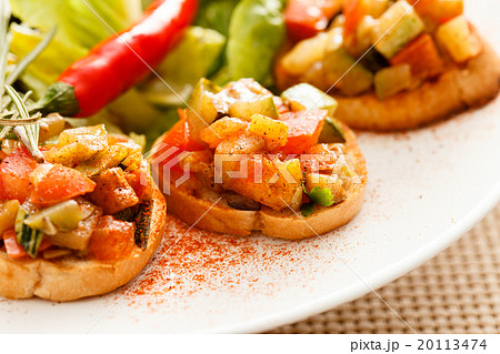 bruschetta with vegetables 20113474