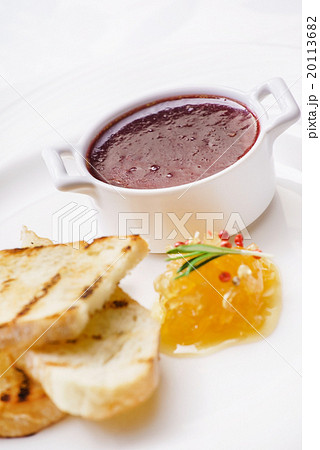 pate with toast 20113682