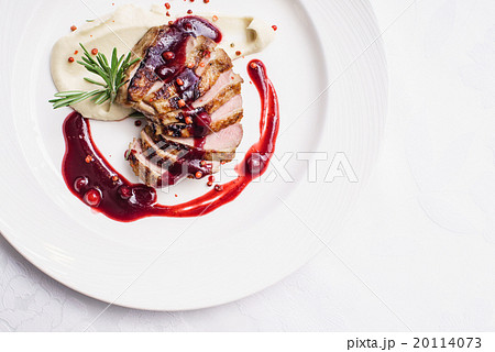 duck breast with sauce duck breast with sauce 20114073