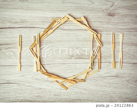Cutlery with plate of toothpicks on the wooden background 20122863