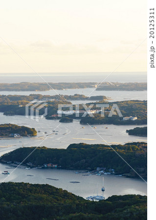 伊勢・志摩の風景 横山展望台からみた夕暮れの英虞湾 伊勢・志摩の風景 横山展望台からみた夕暮れの英虞湾 20125311