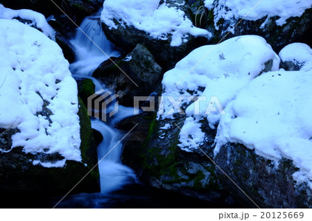 雪の吉野川源流(奈良県吉野郡川上村) 雪の吉野川源流(奈良県吉野郡川上村) 20125669