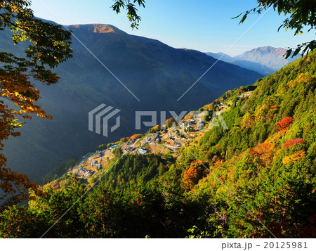 朝日を浴びる下栗の里 朝日を浴びる下栗の里 20125981