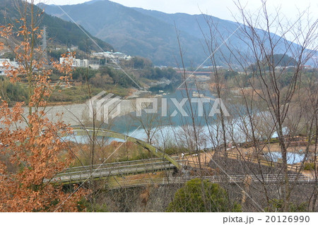 吉野川サービスエリアから見た吉野川 吉野川サービスエリアから見た吉野川 20126990