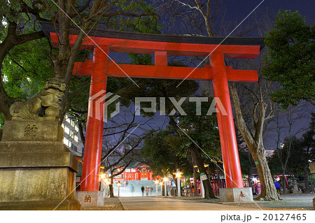 夜の花園神社、鳥居 夜の花園神社、鳥居 20127465