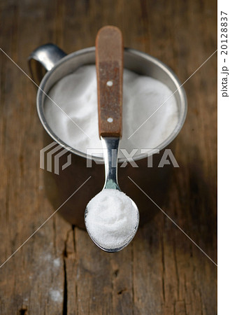 Spoonful of sodium bicarbonate Spoonful of sodium bicarbonate 20128837