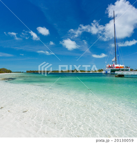 Catamaran at the beach 20130059