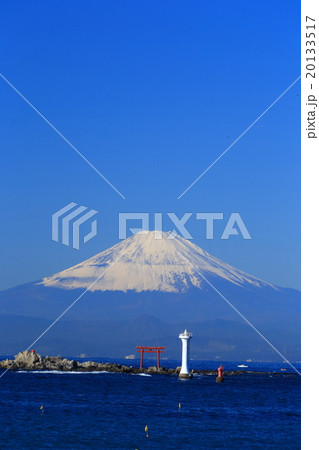 富士山と葉山灯台 20133517