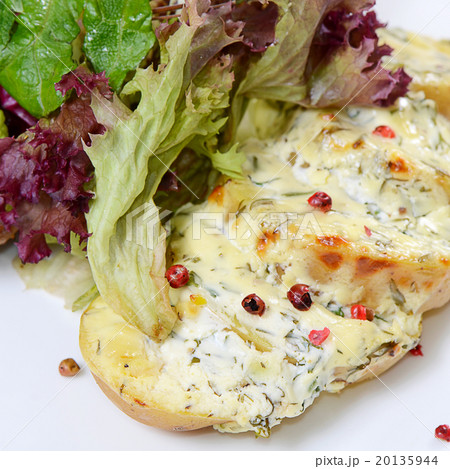 Potatoes with meat in cream sauce with pepper 20135944