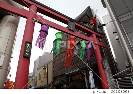 鎌倉の小町通り 鎌倉の小町通り 20138003