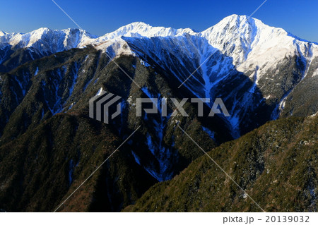 鳳凰三山・地蔵岳付近から見る白峰三山 鳳凰三山・地蔵岳付近から見る白峰三山 20139032