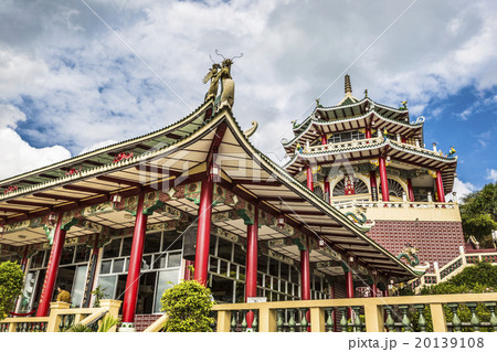 Pagoda and dragon sculpture of the Taoist Temple 20139108