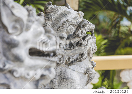Pagoda and dragon sculpture of the Taoist Temple Pagoda and dragon sculpture of the Taoist Temple 20139122