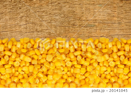 yellow corn grain on wooden background 20141045