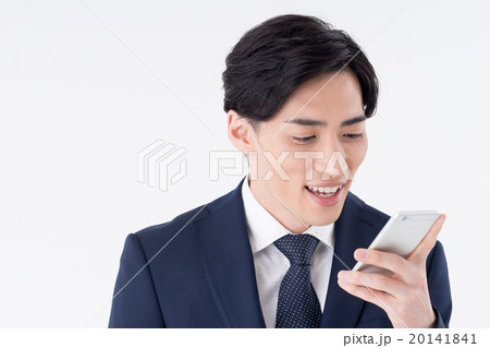 ビジネスマン（スマホ） 20141841