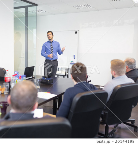 Business presentation on corporate meeting. 20144198