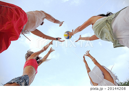 People playing volleyball 20144208