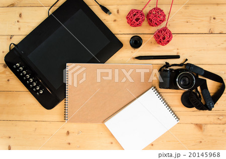 Camera and Graphic Tablet 20145968