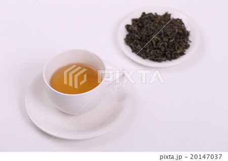 甘茶と茶葉 甘茶と茶葉 20147037