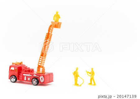 おもちゃの消防車と消防隊員: Toy Fire Truck and Firefighter おもちゃの消防車と消防隊員: Toy Fire Truck and Firefighter 20147139