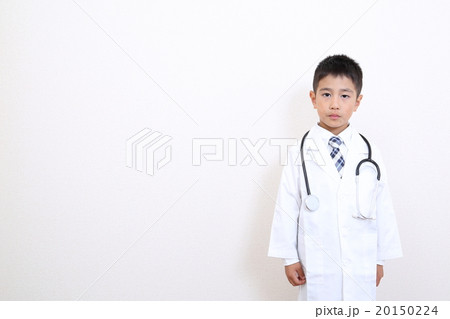 お医者さんごっこ（白衣の男の子） 20150224