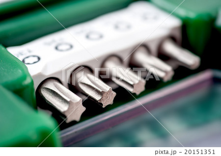 A set of screwdriver bits 20151351