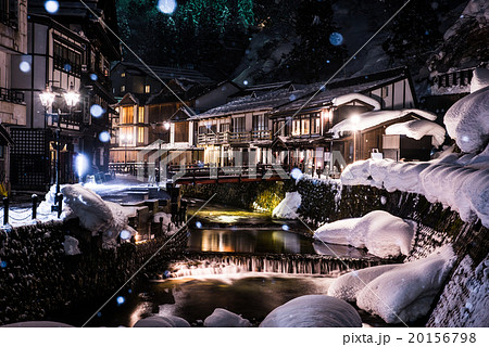 銀山温泉の雪景色の写真素材