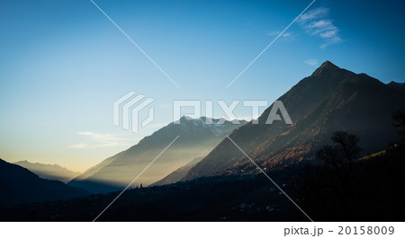 Sunset in alp mountains near Schenna, south tyrol 20158009