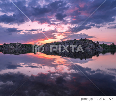 Colorful sunset at the lake with clouds  20161157