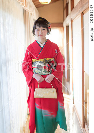 Furisode (kimono with long, trailing sleeves) Furisode (kimono with long, trailing sleeves) 20161247