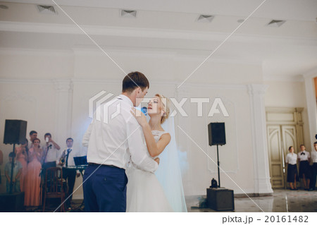 First wedding dance 20161482