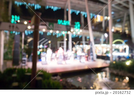 Mini concert in outdoor night club blurred 20162732