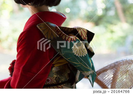 Furisode (kimono with long, trailing sleeves) Furisode (kimono with long, trailing sleeves) 20164766