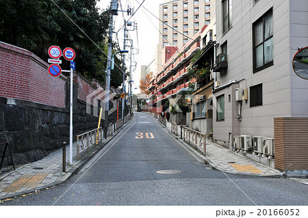 文京区の坂道　無縁坂 20166052