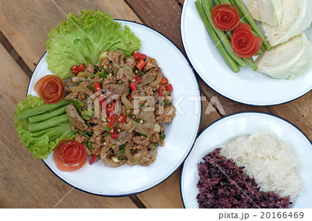 sliced grilled pork spicy salad with sticky rice 20166469